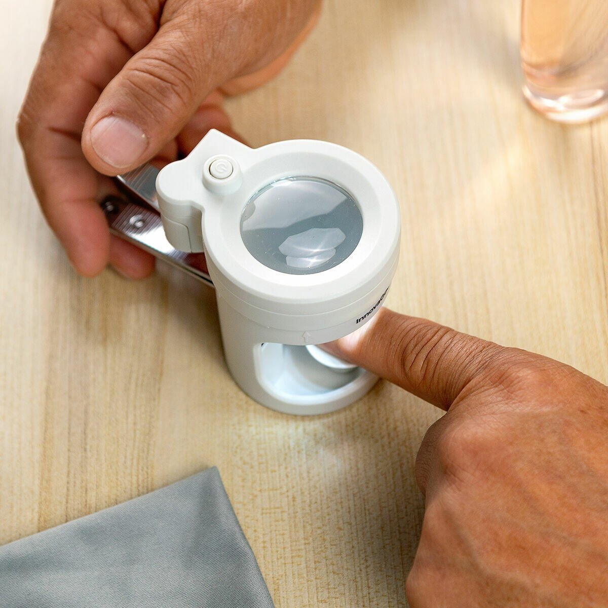 Cortaúñas con Luz LED, Lupa y Lima Clail Fujos - Producto de alta calidad para tu hogar - Imagen 2